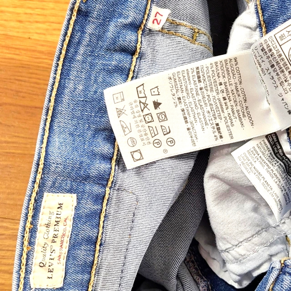 LEVI'S BIG E PREMIUM BOOTCUT LIGHT WASH, 2018 LIKE NEW FADED JEANS 27x24 - Picture 5 of 8